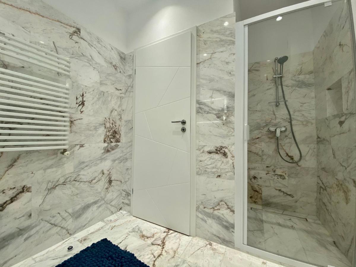 Valy Apartments Summerland 마마이아 외부 사진